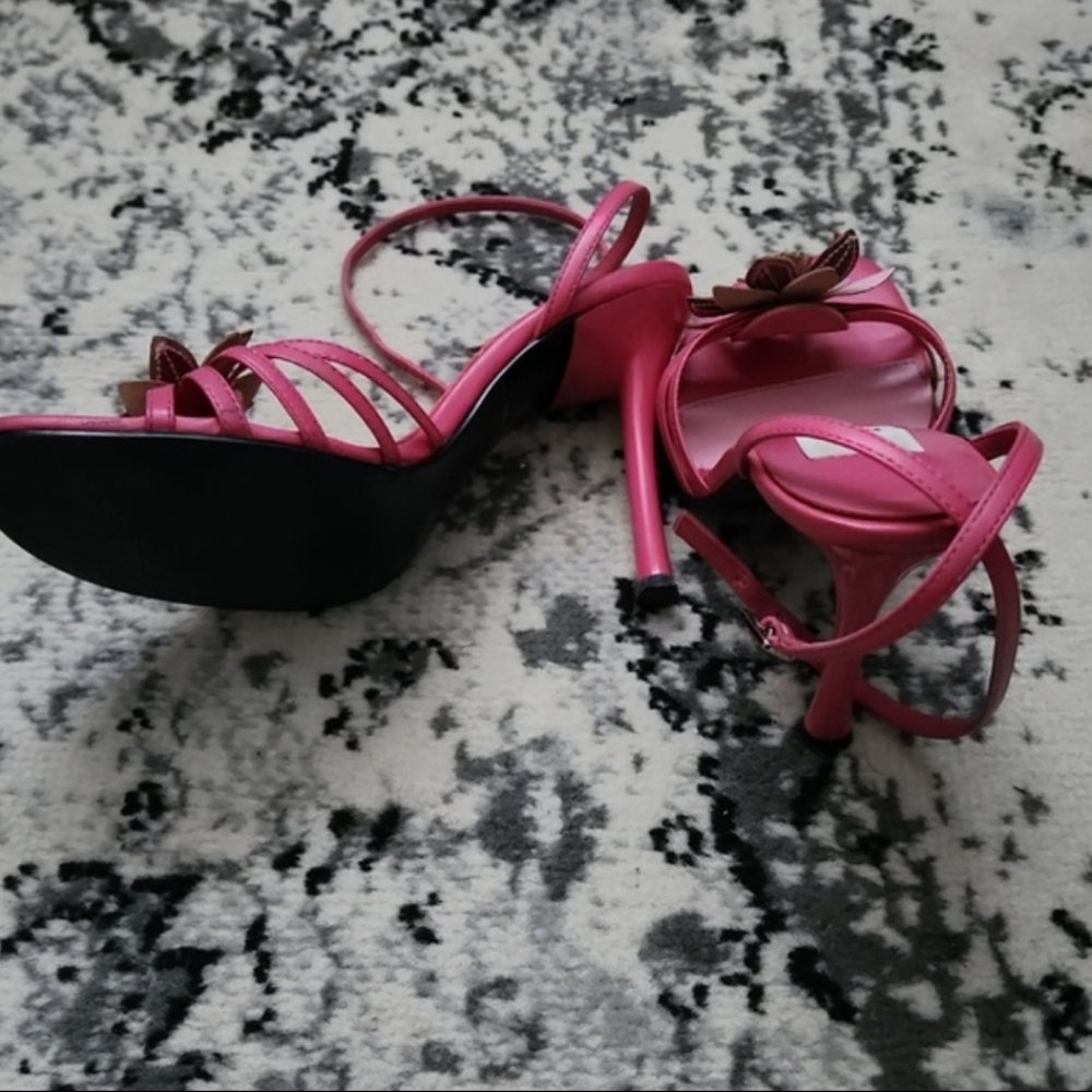 Bakers Heels - Picture 2 of 2